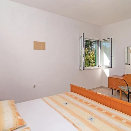 3 Bedroom Cozy Home In Supetar Exteriör bild